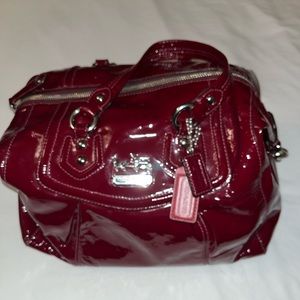 Immaculate Coach bag with leather hang tags